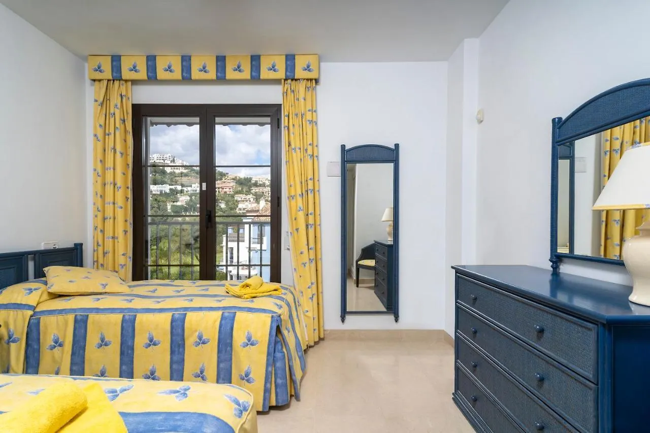 Beautiful Penthouse With Solarium Apartment Benahavis Spain