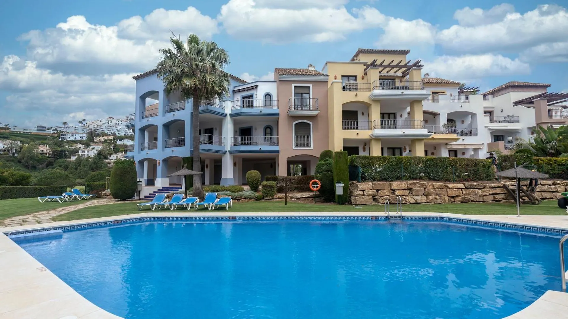 Beautiful Penthouse With Solarium Apartment Benahavis