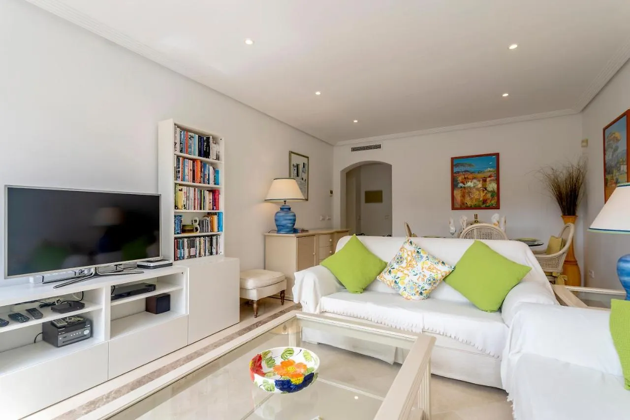 Beautiful Penthouse With Solarium Apartment Benahavis Spain