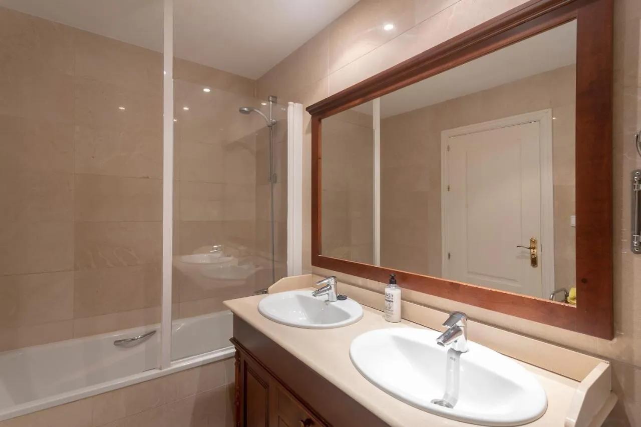 Beautiful Penthouse With Solarium Apartment Benahavis Spain