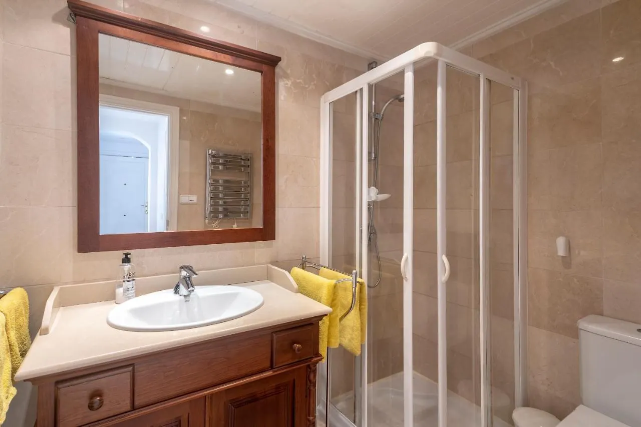 Beautiful Penthouse With Solarium Apartment Benahavis Spain